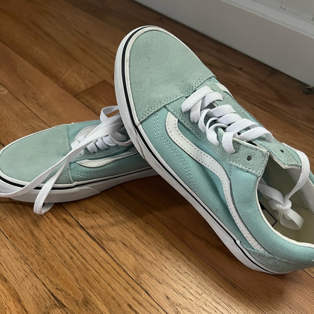NwOT Vans Suede mint color